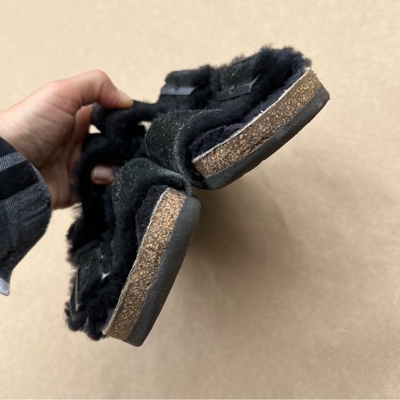 Birkenstock Arizona Shearling Black Suede Sandals Size 7 Fur Lined Cozy - Picture 6 of 16
